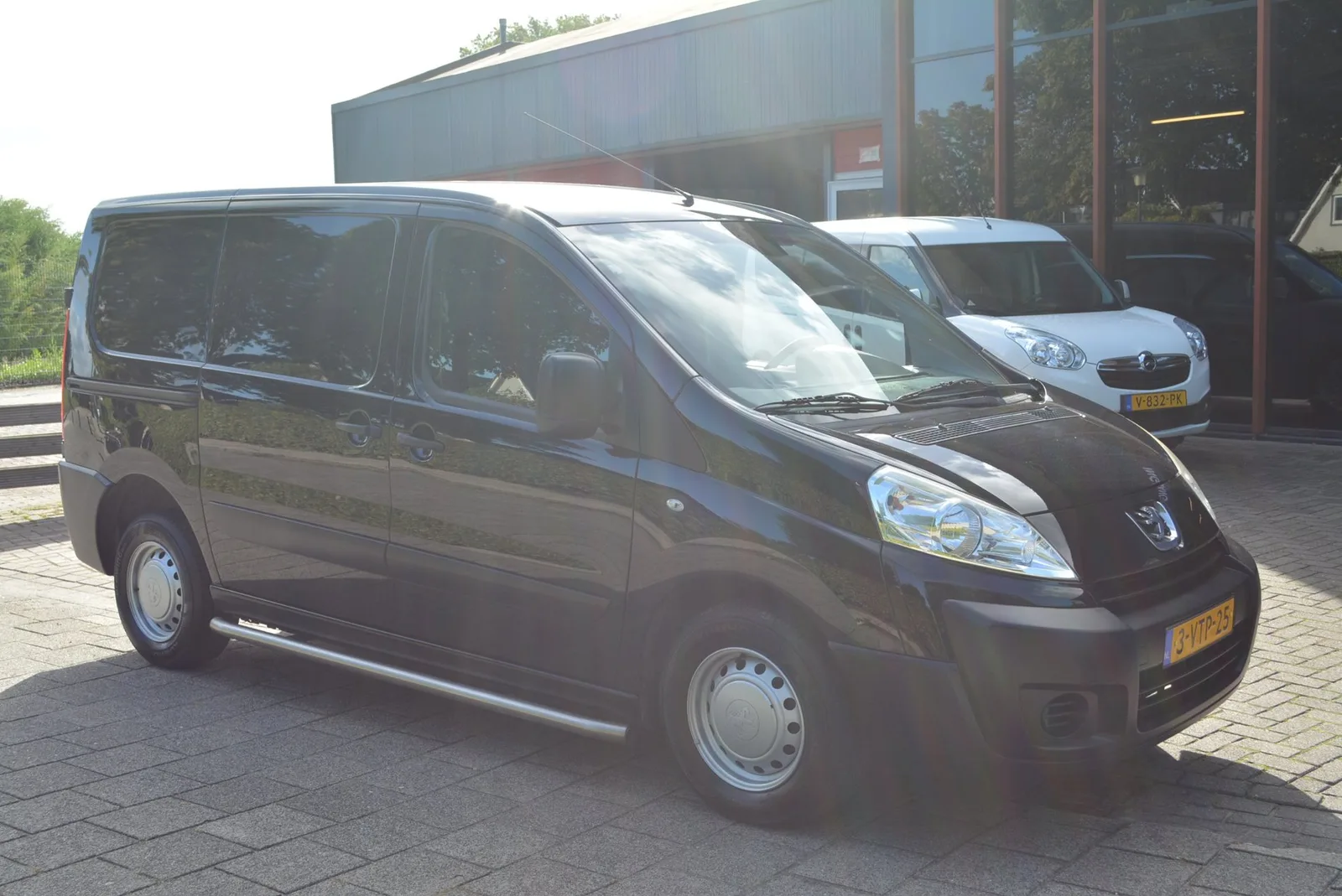 Peugeot Expert (2012) — foto 1