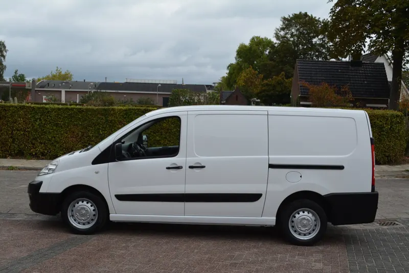 Peugeot Expert (2016)