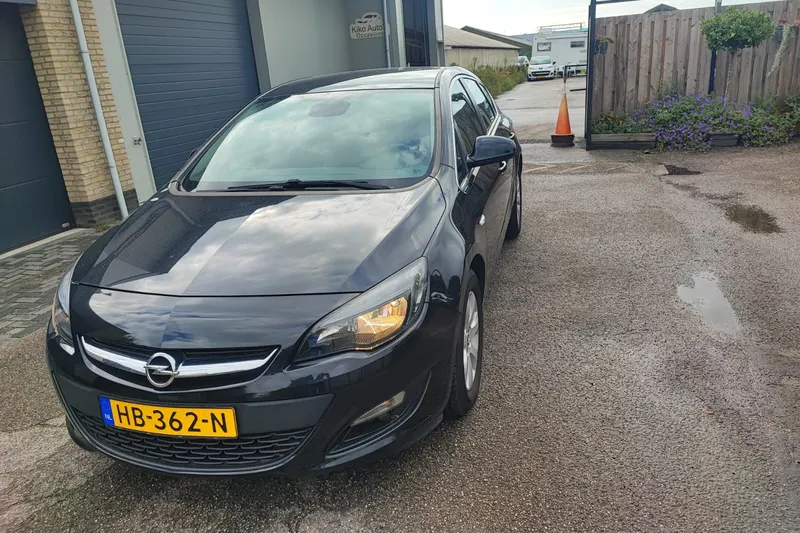 Opel Astra (2015)