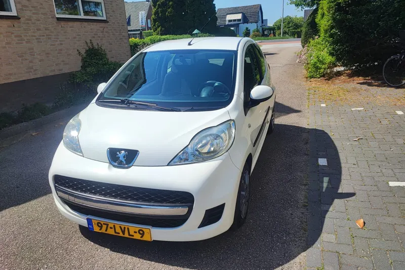 Peugeot 107 (2010)
