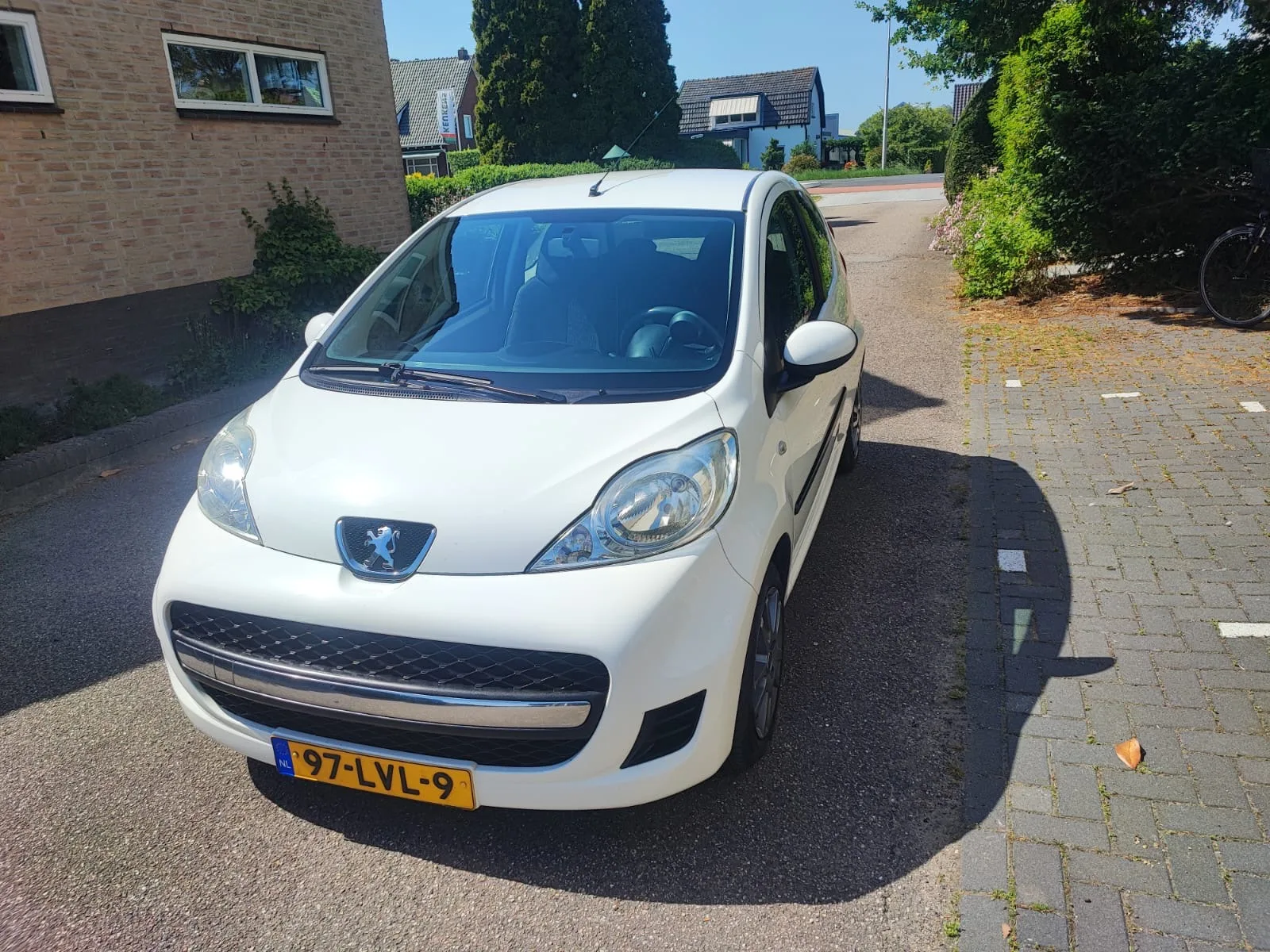 Peugeot 107 (2010) — foto 1
