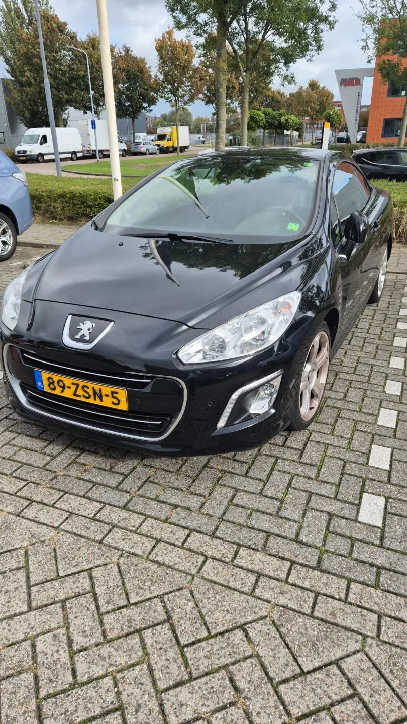 Peugeot 308 (2012) — foto 1