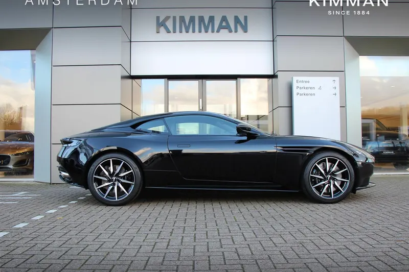 Aston Martin DB11 (2022)