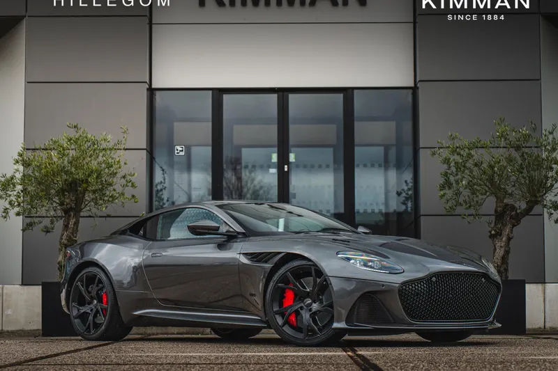 Aston Martin DBS (2021)