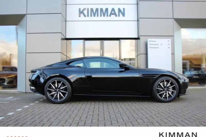 Aston Martin DB11 (2022)