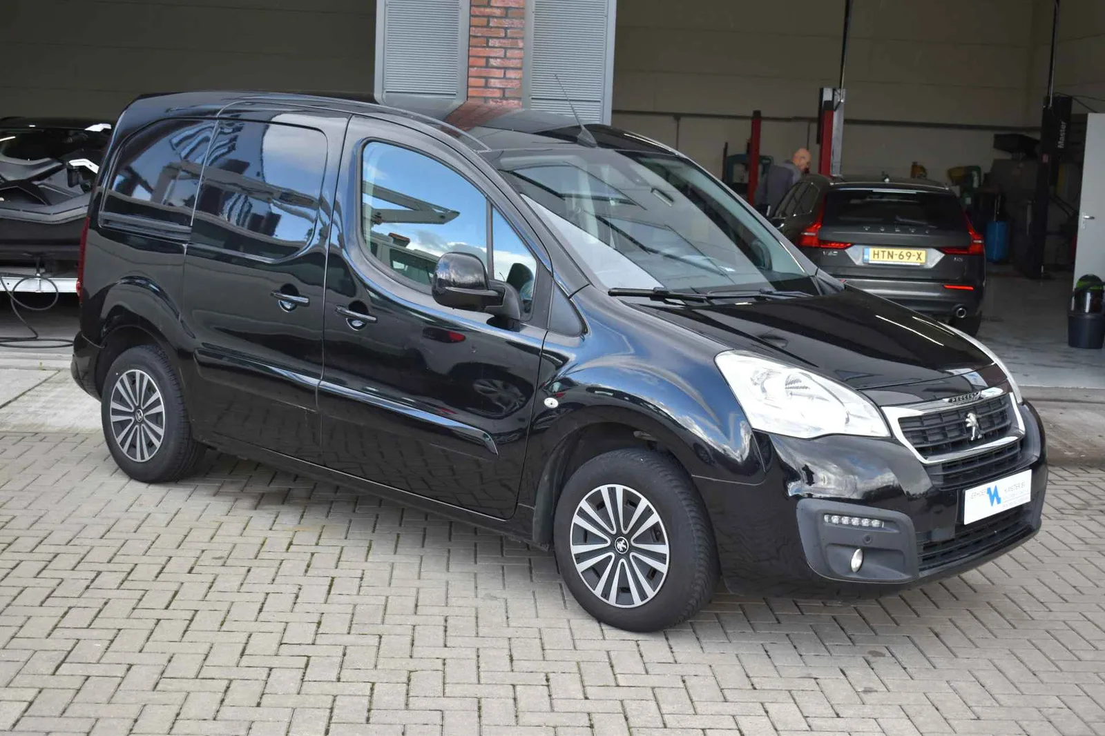 Peugeot Partner (2018) — foto 1