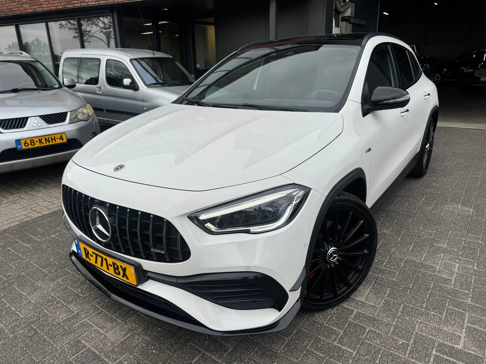Mercedes-Benz GLA (2020) — foto 1