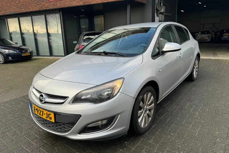 Opel Astra (2013)