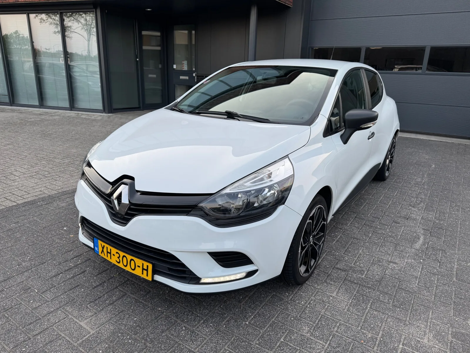 Renault Clio (2016) — foto 1