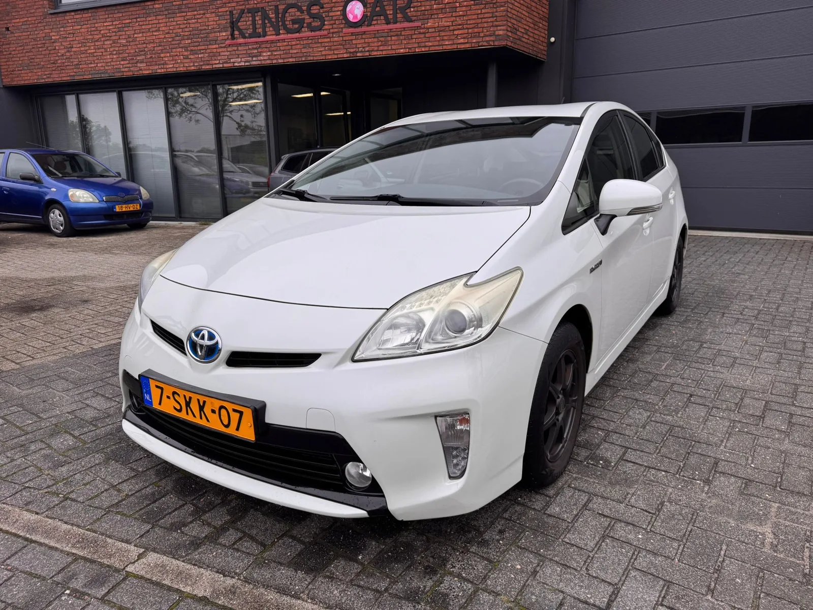 Toyota Prius (2013) — foto 1