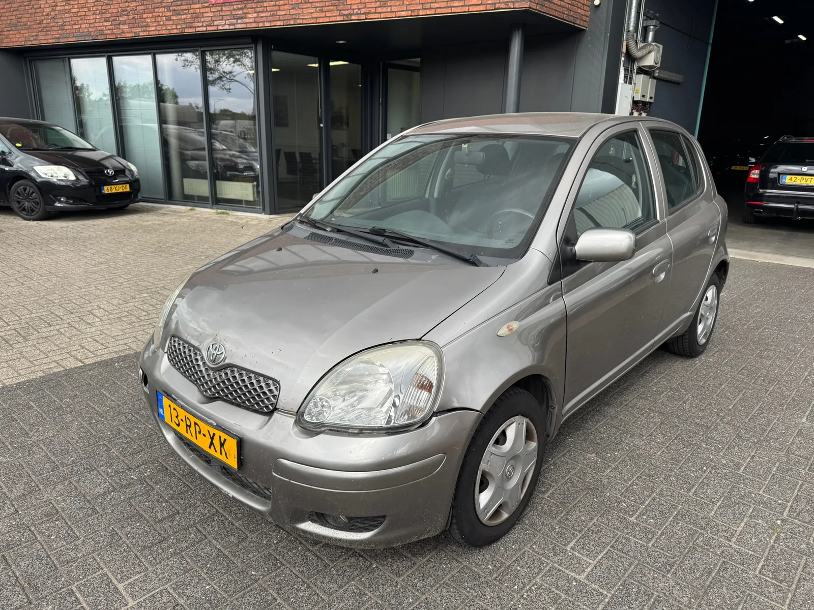 Toyota Yaris (2005) — foto 1