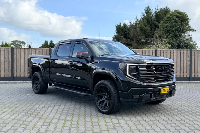 GMC Sierra (2023)