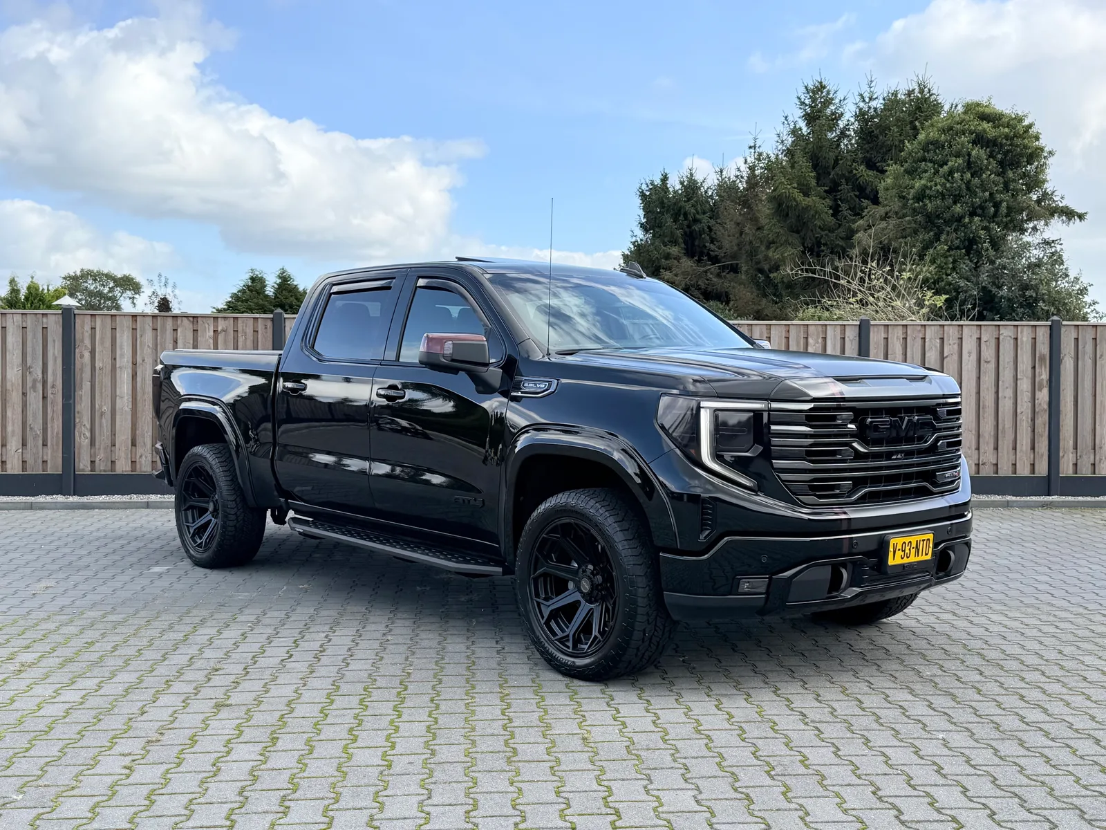 GMC Sierra (2023) — foto 1
