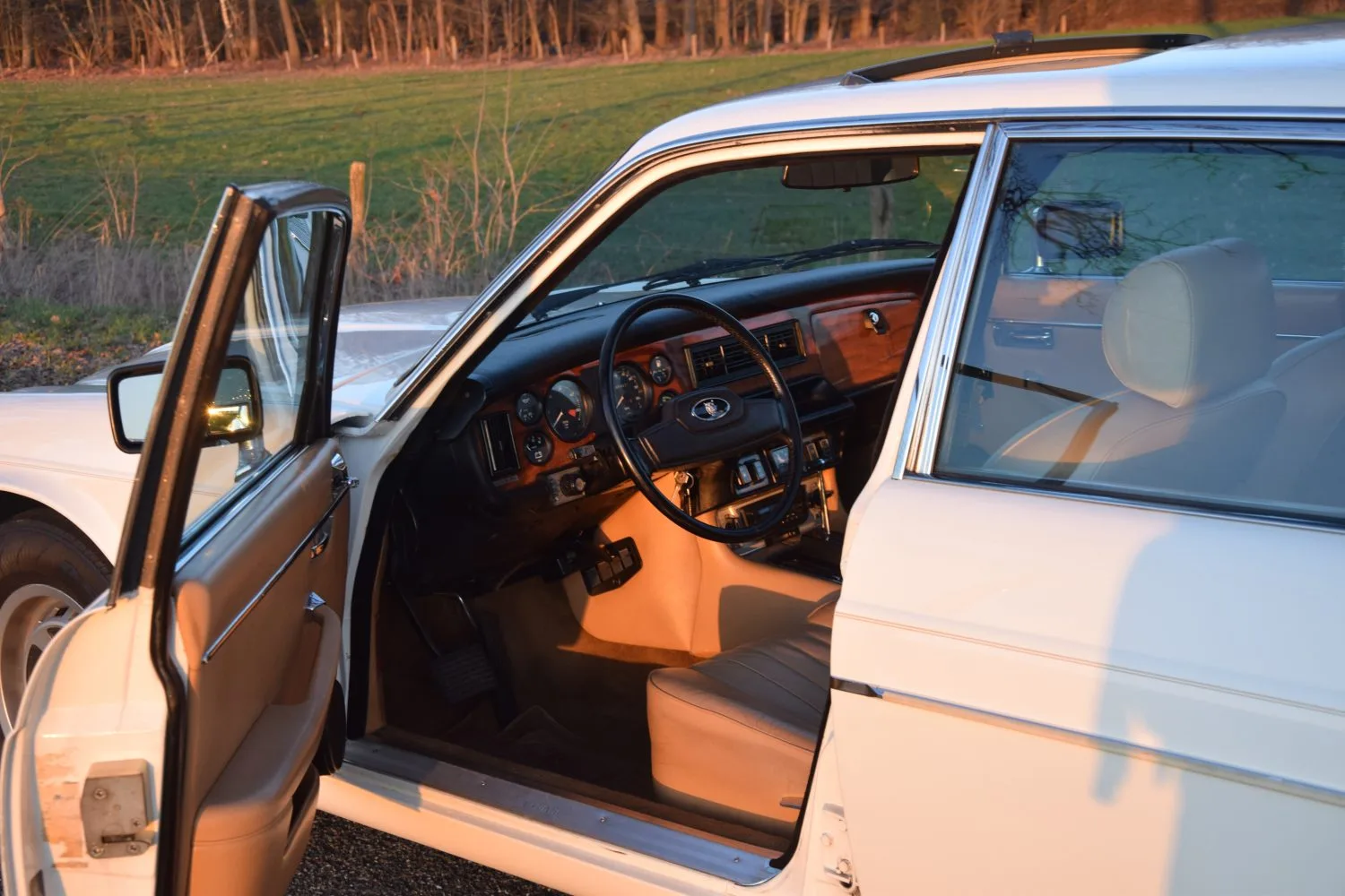 Jaguar XJ (1982) — foto 1