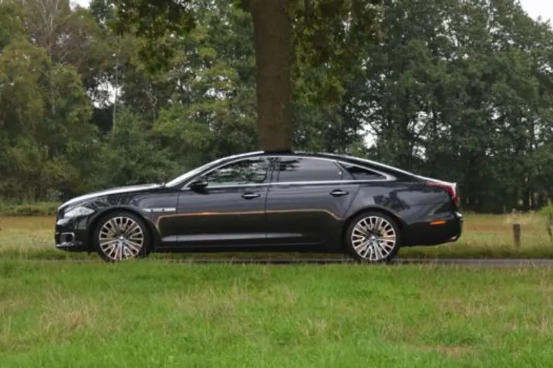 Jaguar XJ (2013)