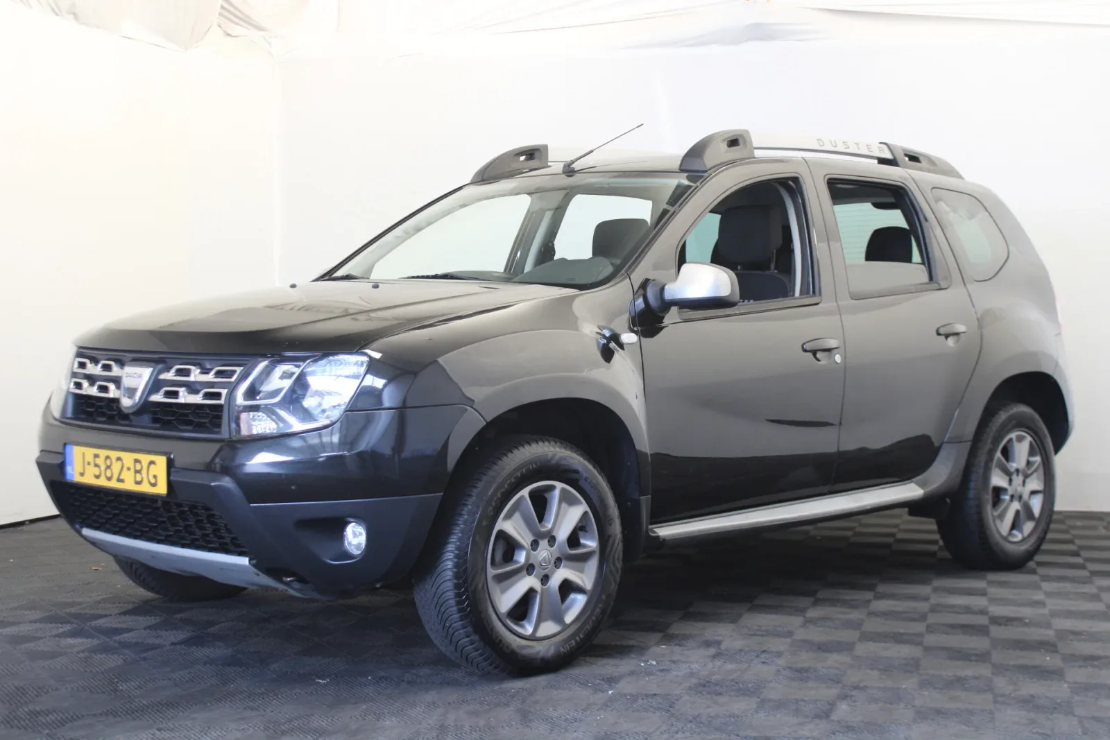 Dacia Duster (2014) — foto 1