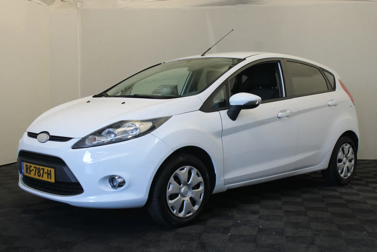 Ford Fiesta (2009) — foto 1