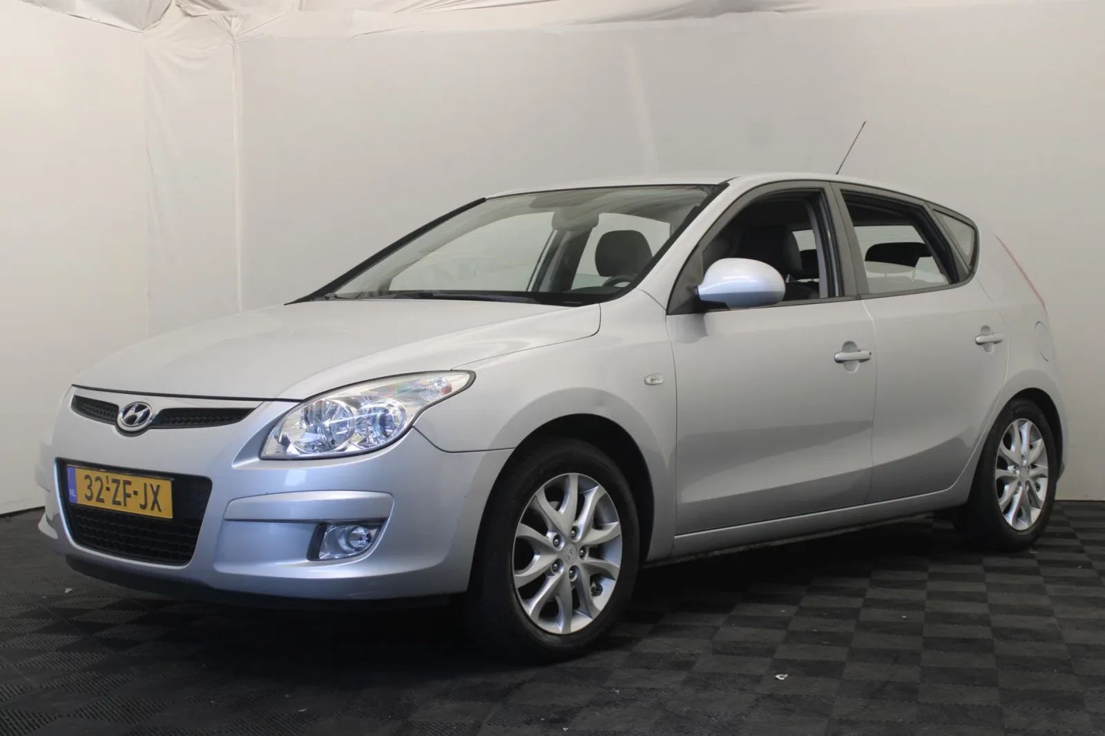 Hyundai i30 (2008) — foto 1