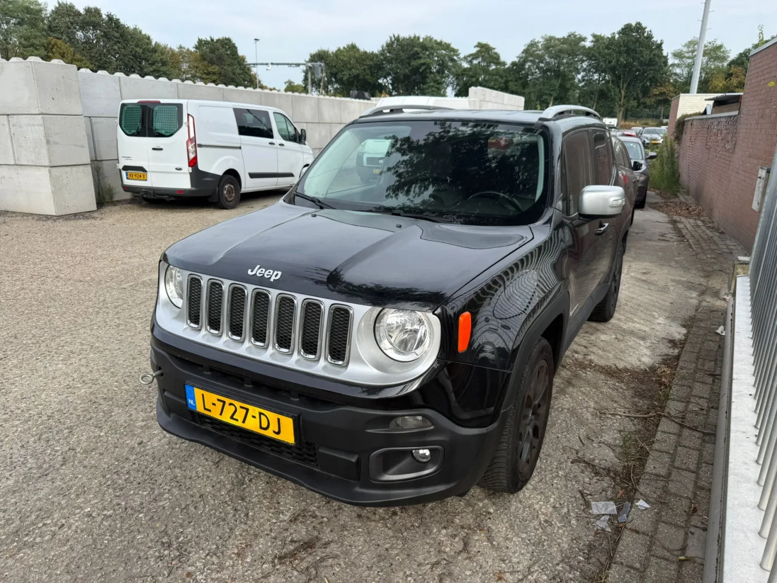 Jeep Renegade (2014) — foto 1