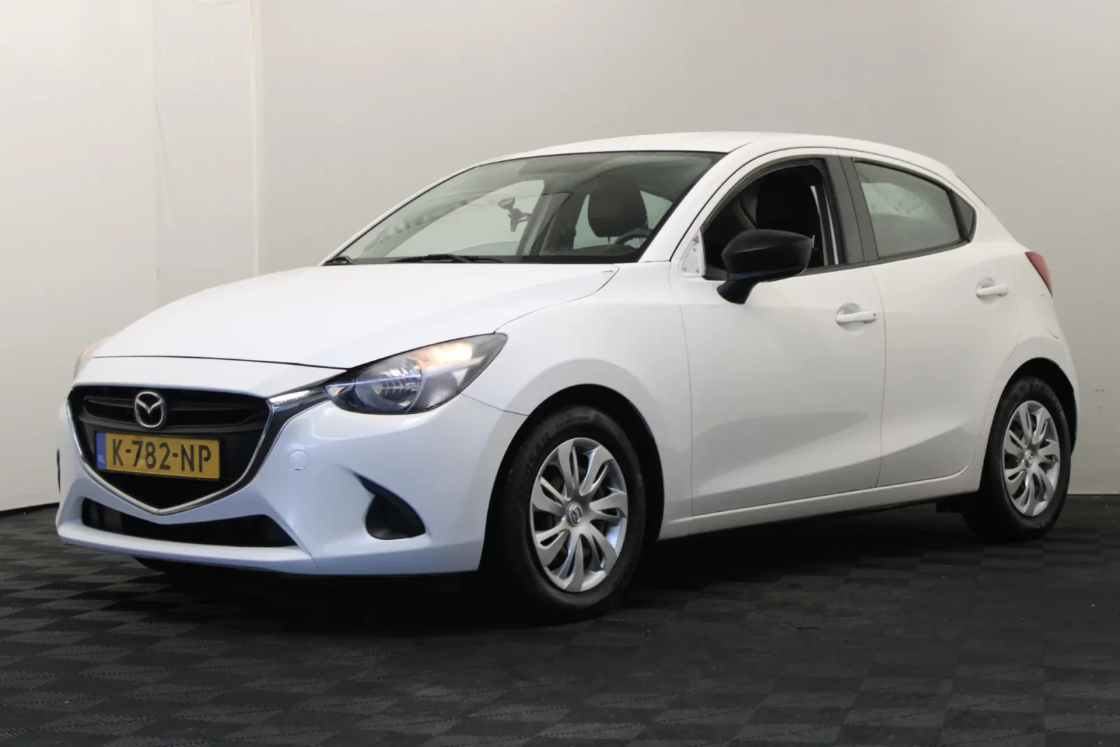 Mazda 2 (2015) — foto 1
