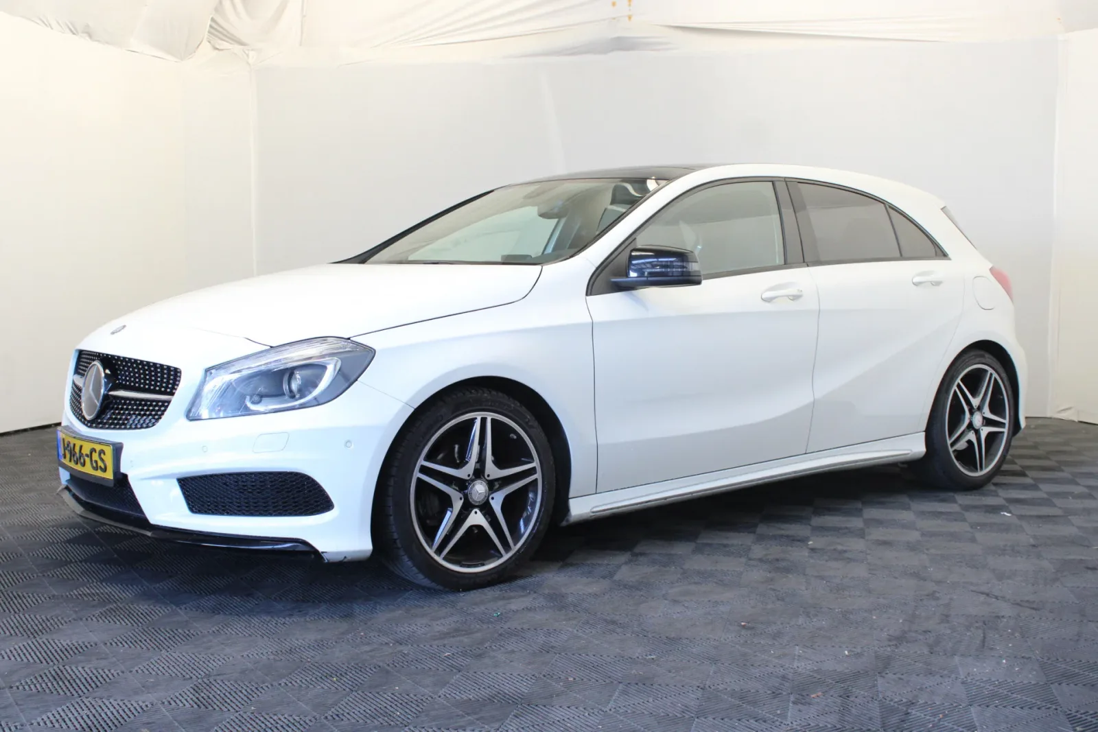Mercedes-Benz A-Klasse (2014) — foto 1