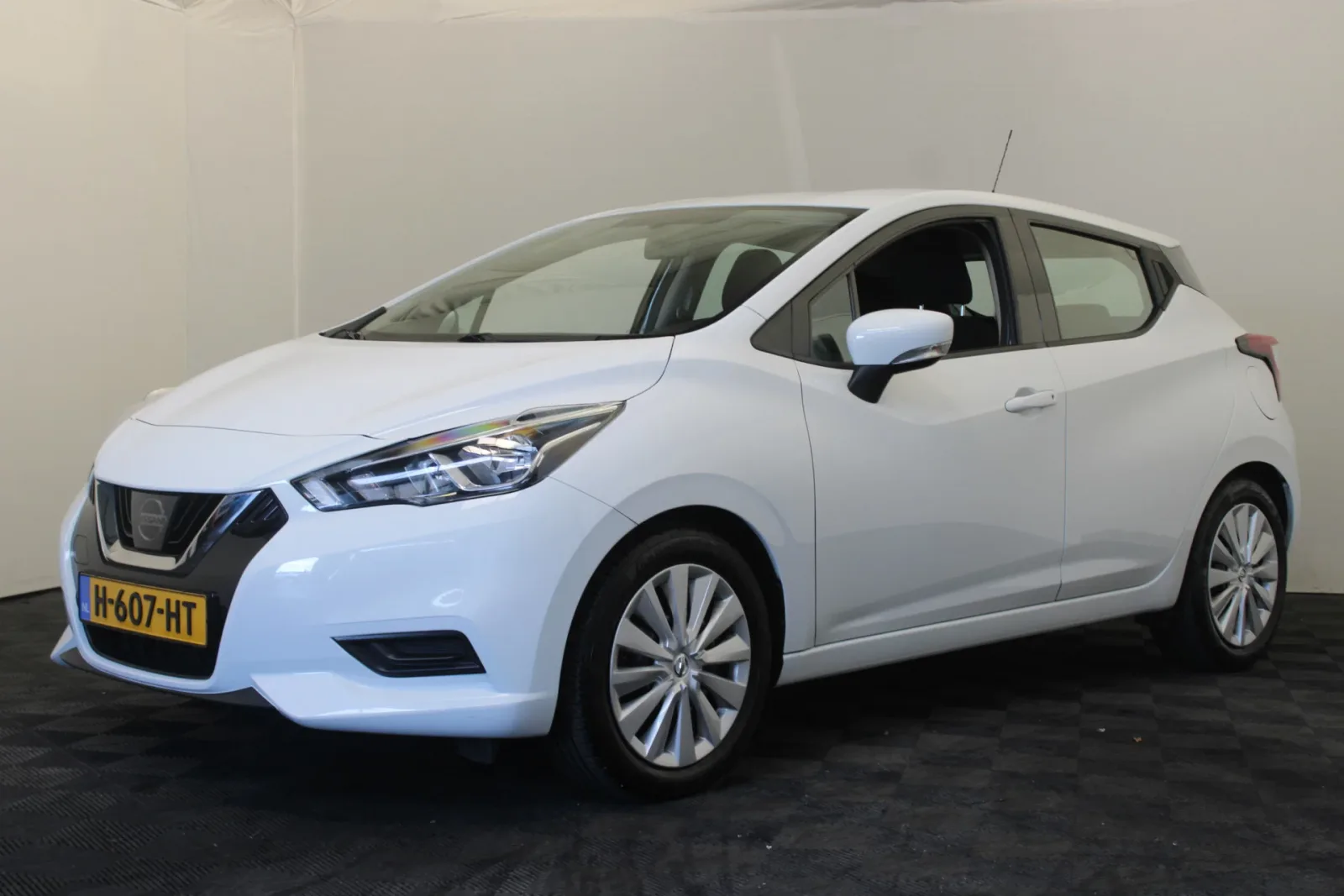 Nissan Micra (2020) — foto 1