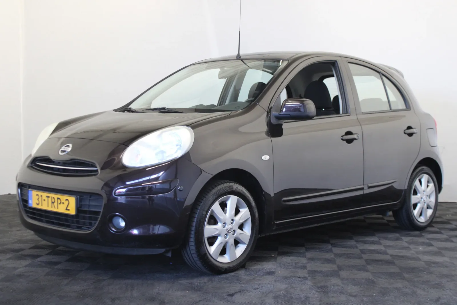 Nissan Micra (2011) — foto 1