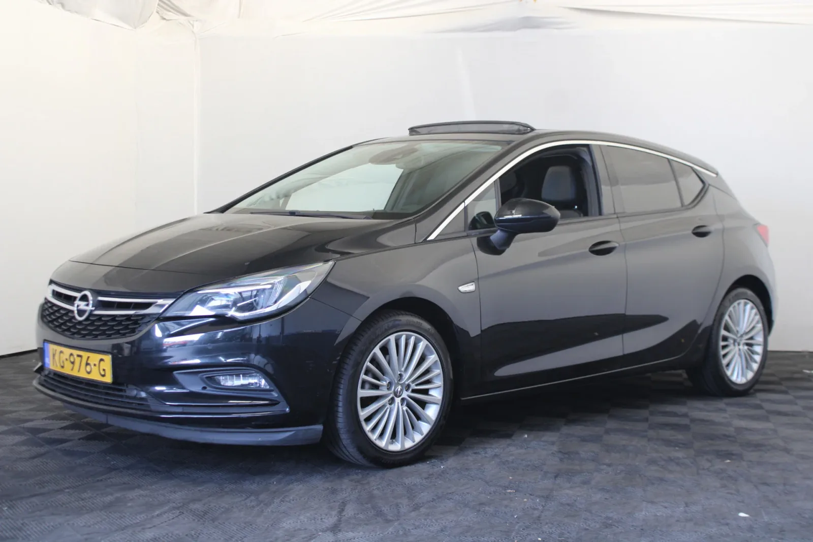 Opel Astra (2016) — foto 1