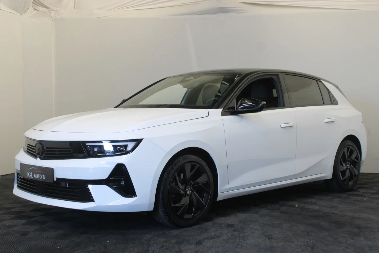 Opel Astra (2024) — foto 1