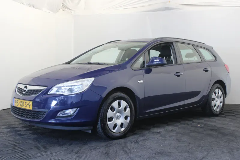 Opel Astra (2012)