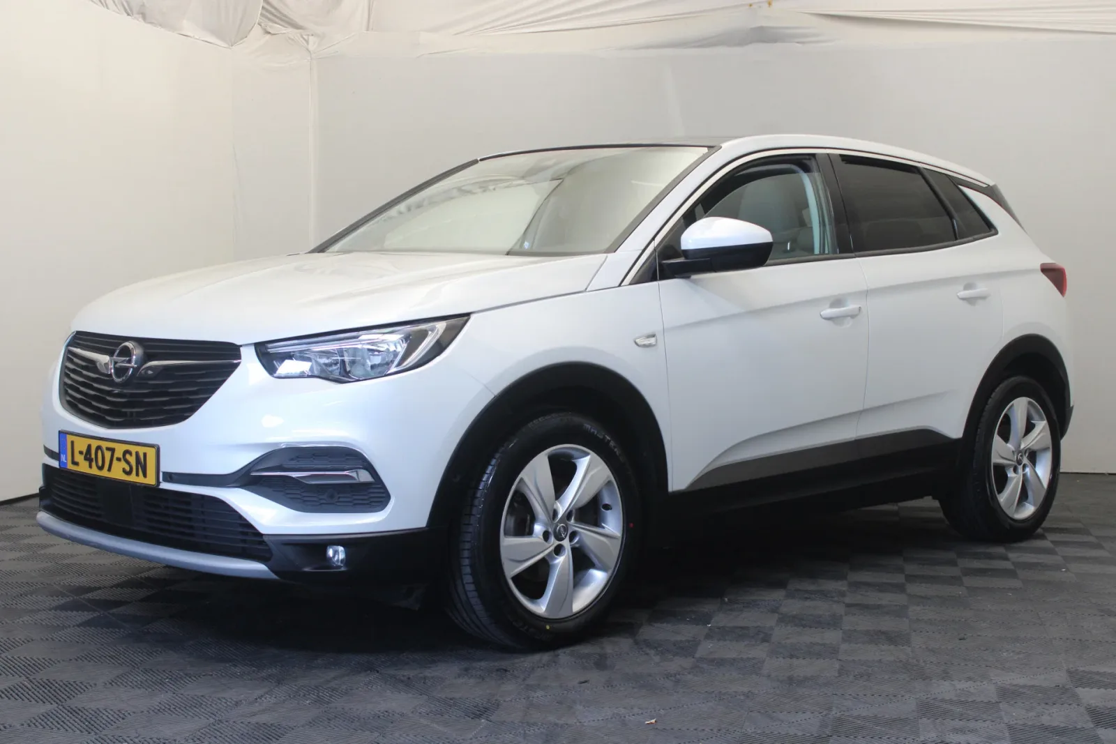 Opel Grandland (2017) — foto 1