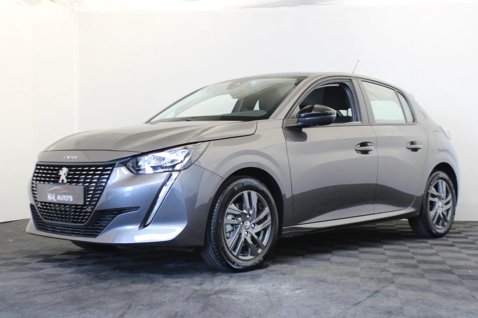 Peugeot 208 (2023) — foto 1