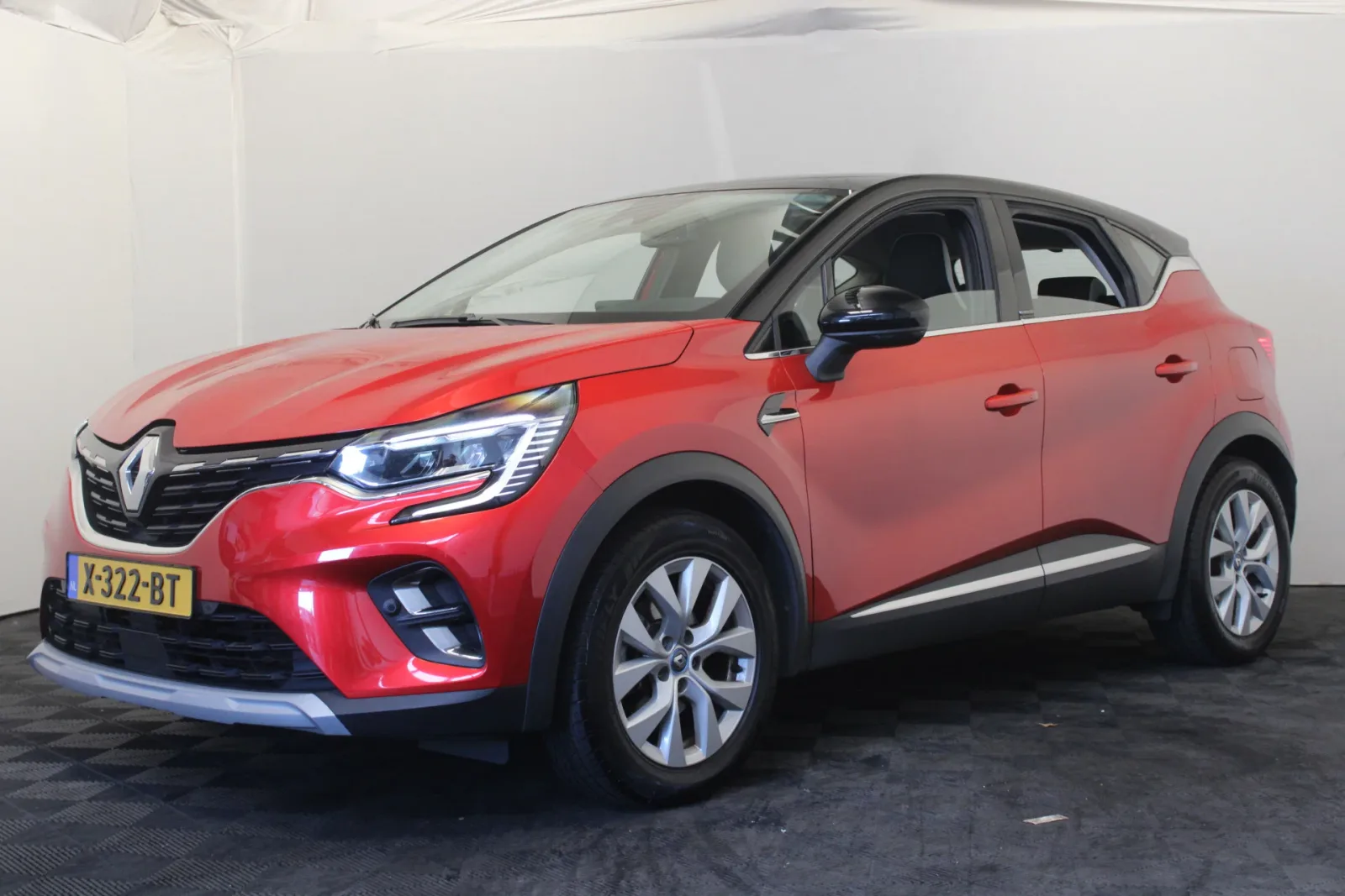 Renault Captur (2021) — foto 1