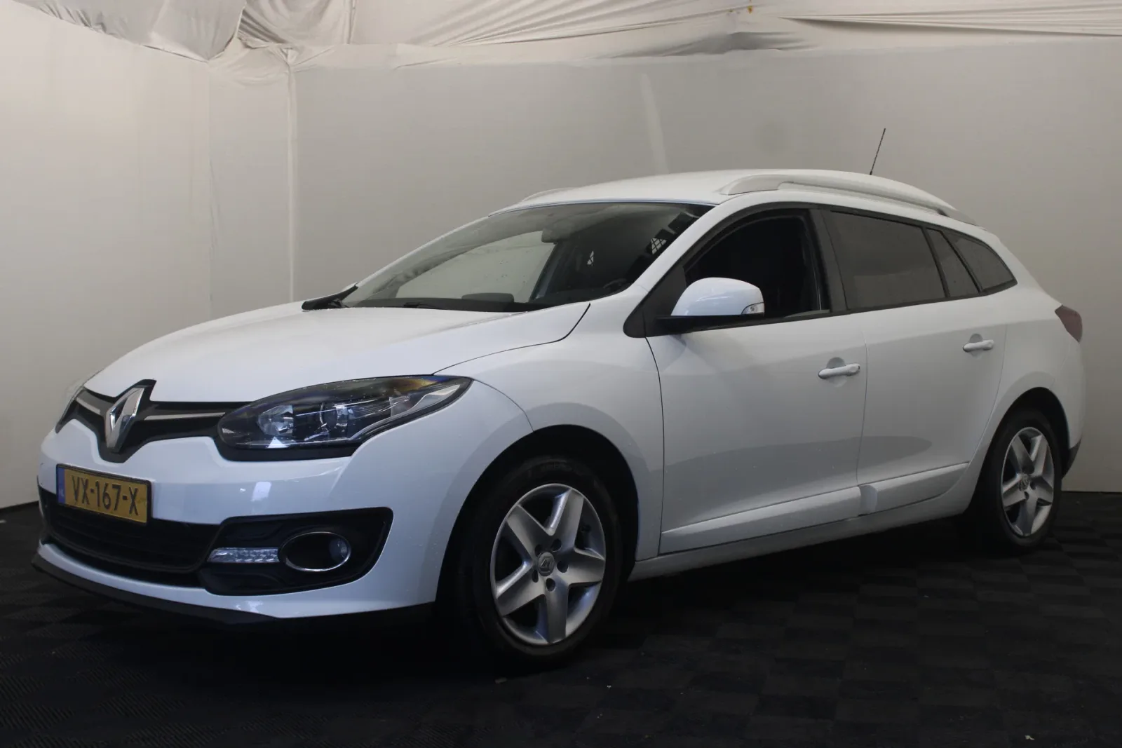 Renault Mégane (2016) — foto 1
