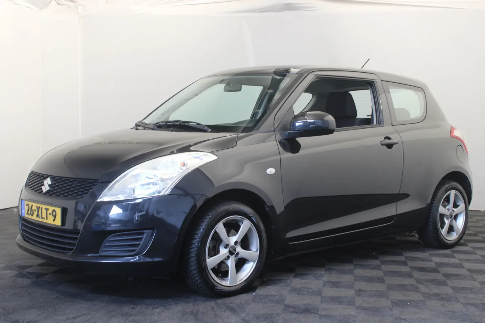 Suzuki Swift (2012) — foto 1