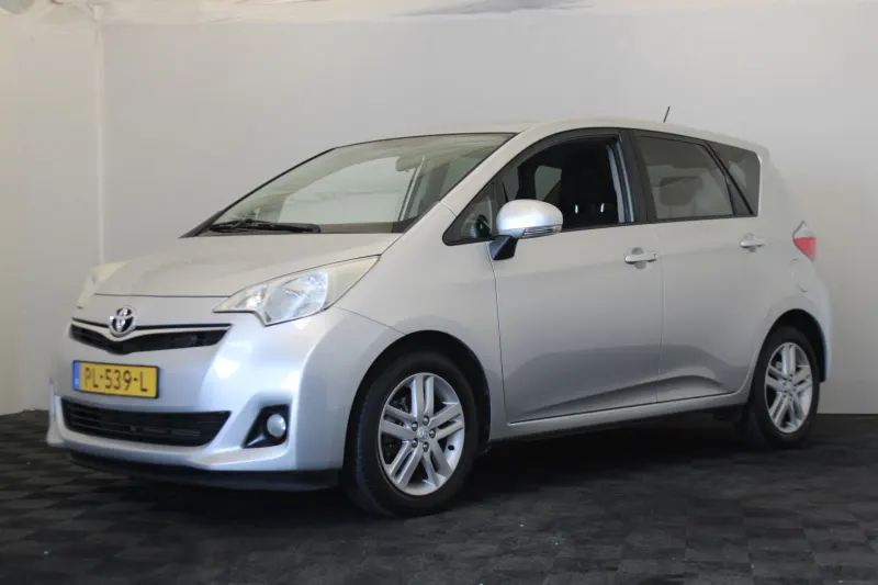 Toyota Verso-S (2011)