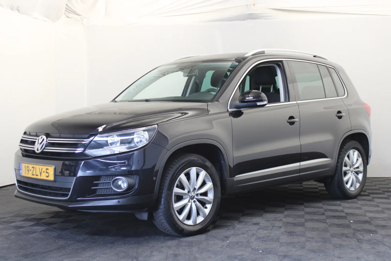 Volkswagen Tiguan (2013) — foto 1