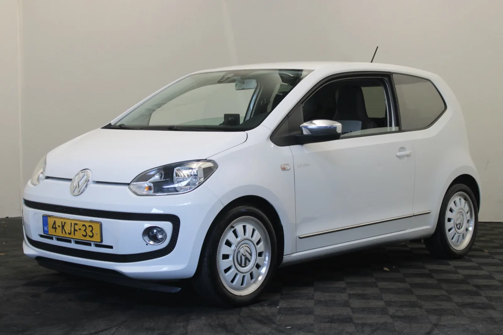Volkswagen Up! (2013) — foto 1