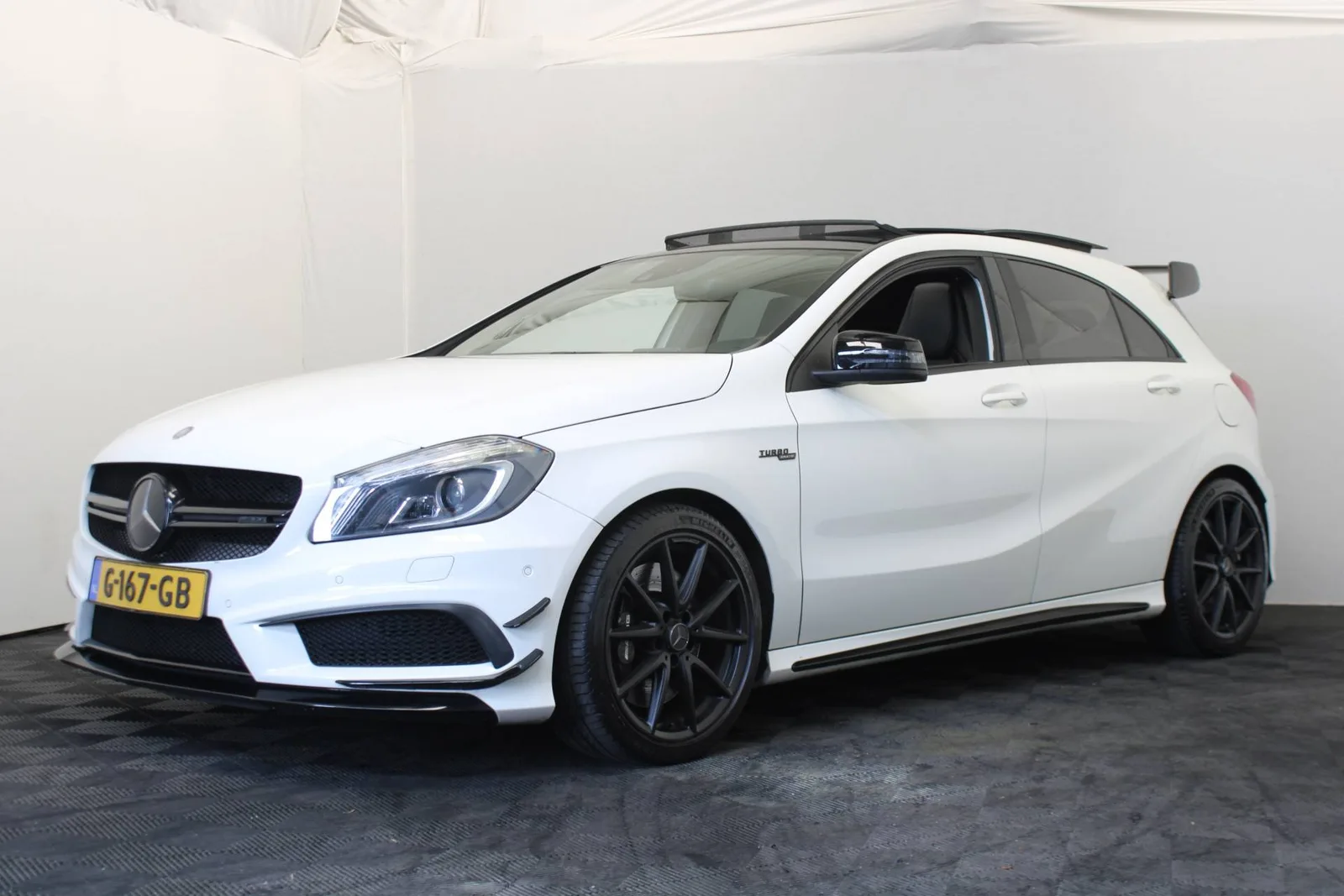 Mercedes-Benz A-Klasse (2015) — foto 1