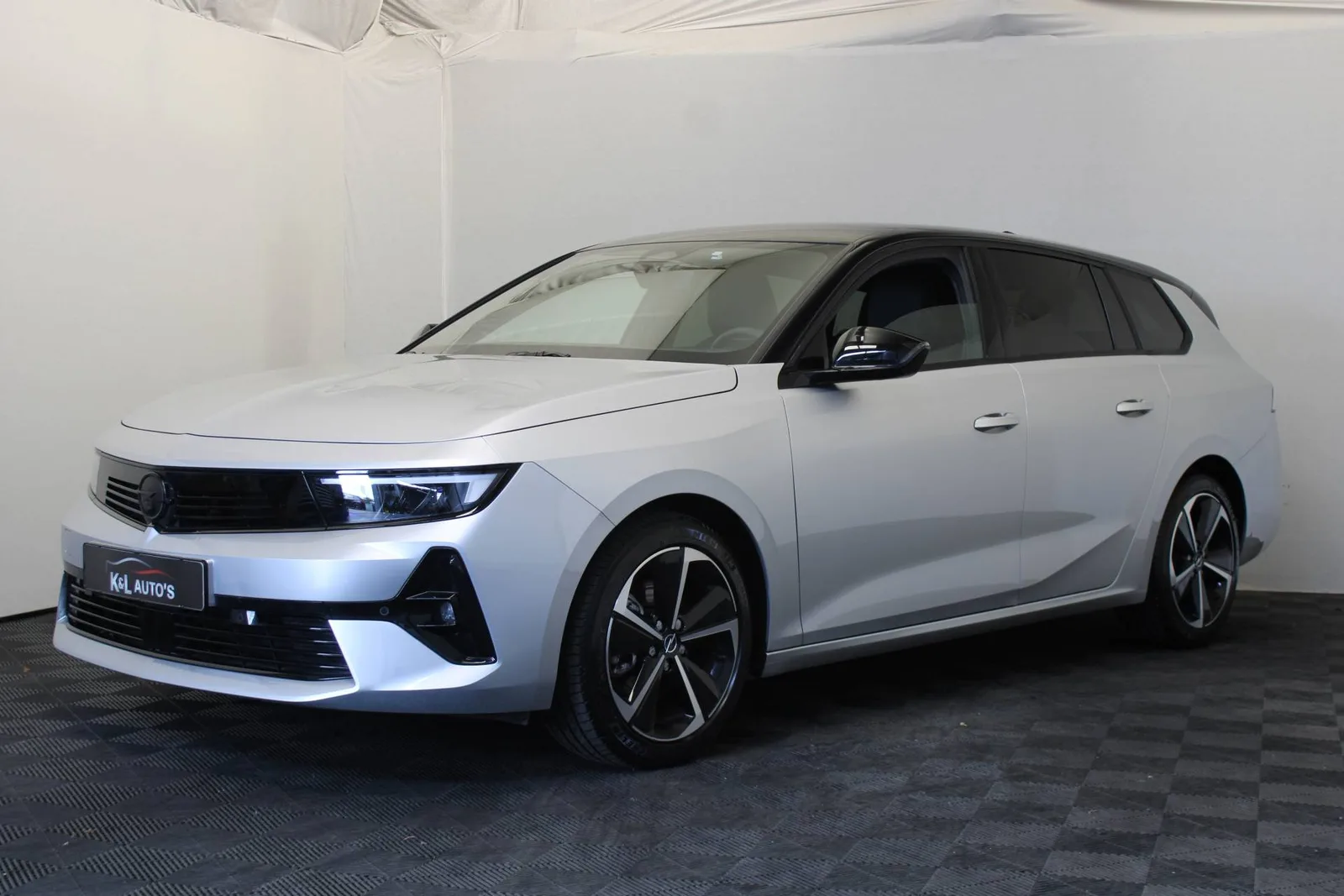 Opel Astra (2023) — foto 1