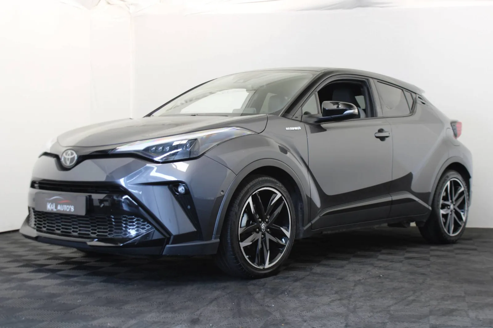 Toyota C-HR (2023) — foto 1
