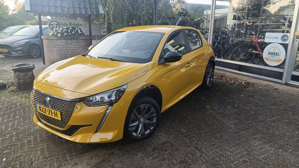 Peugeot e-208 (2022) — foto 1
