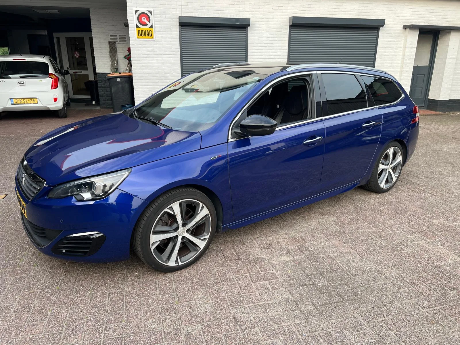 Peugeot 308 (2015) — foto 1