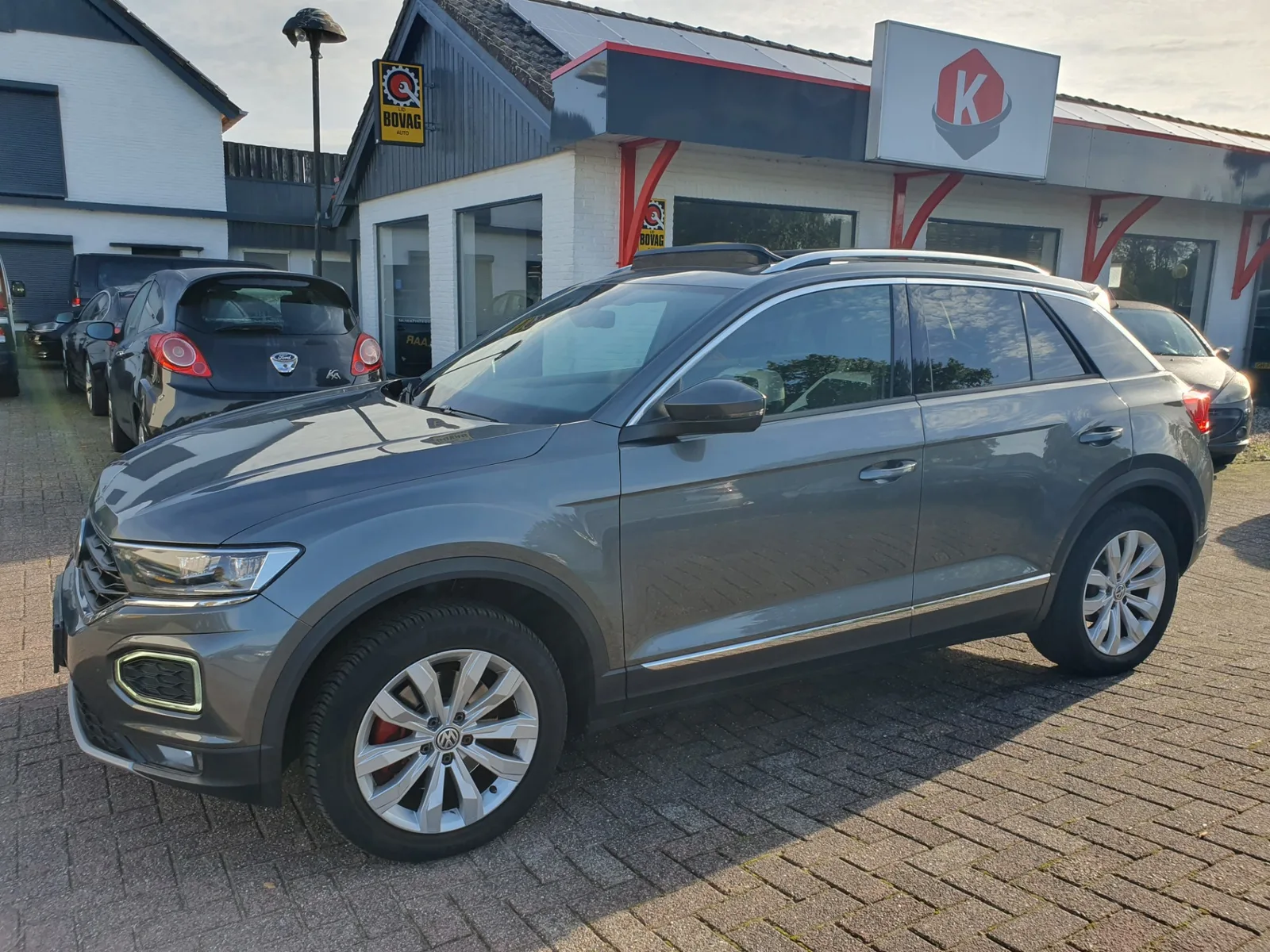 Volkswagen T-Roc (2018) — foto 1