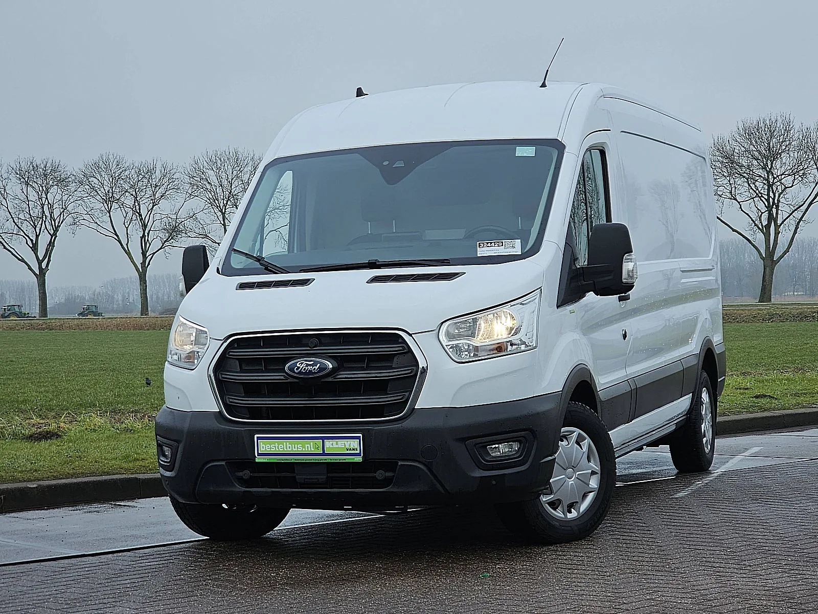 Ford Transit (2021) — foto 1
