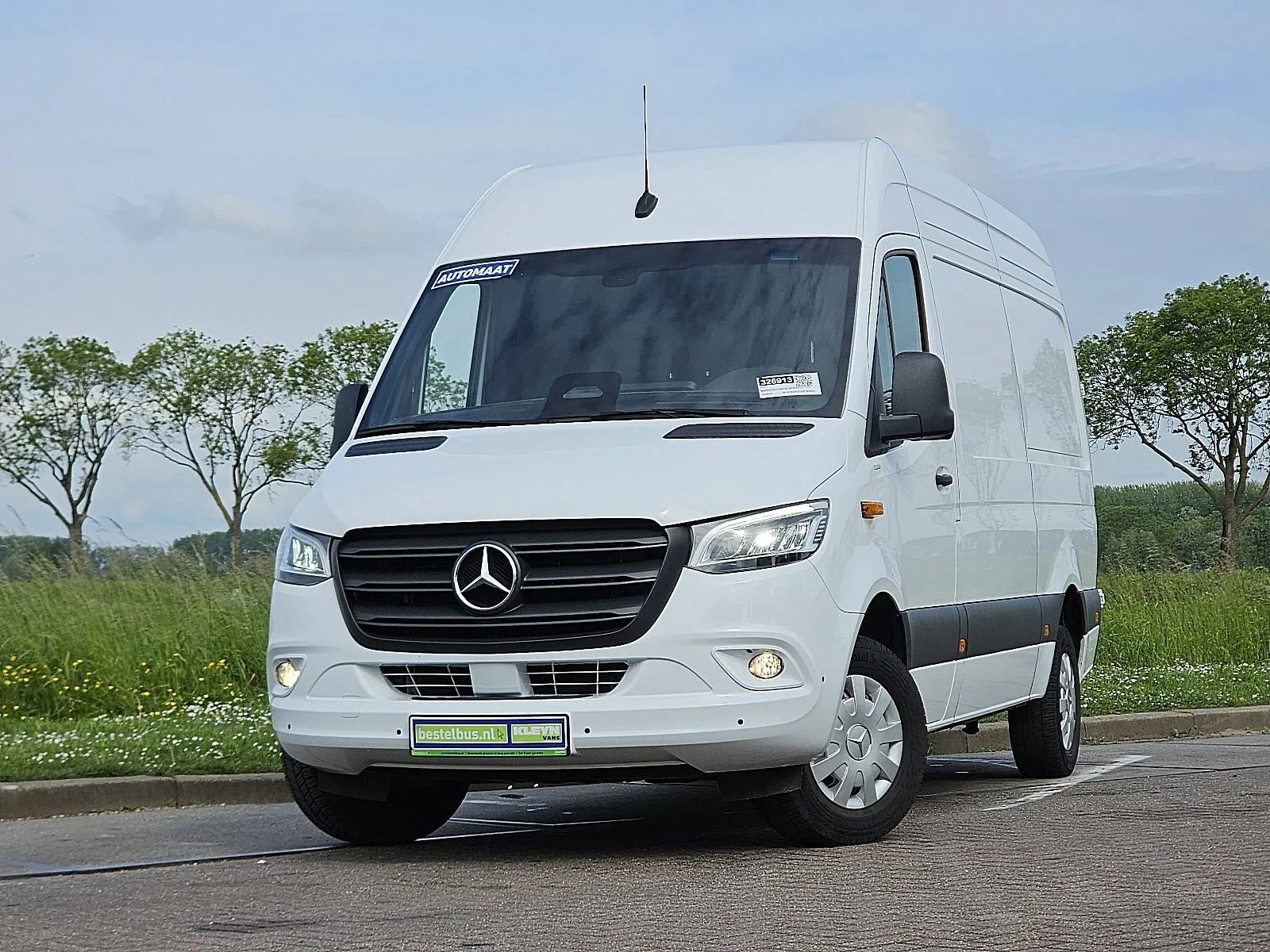 Mercedes-Benz Sprinter (2024) — foto 1