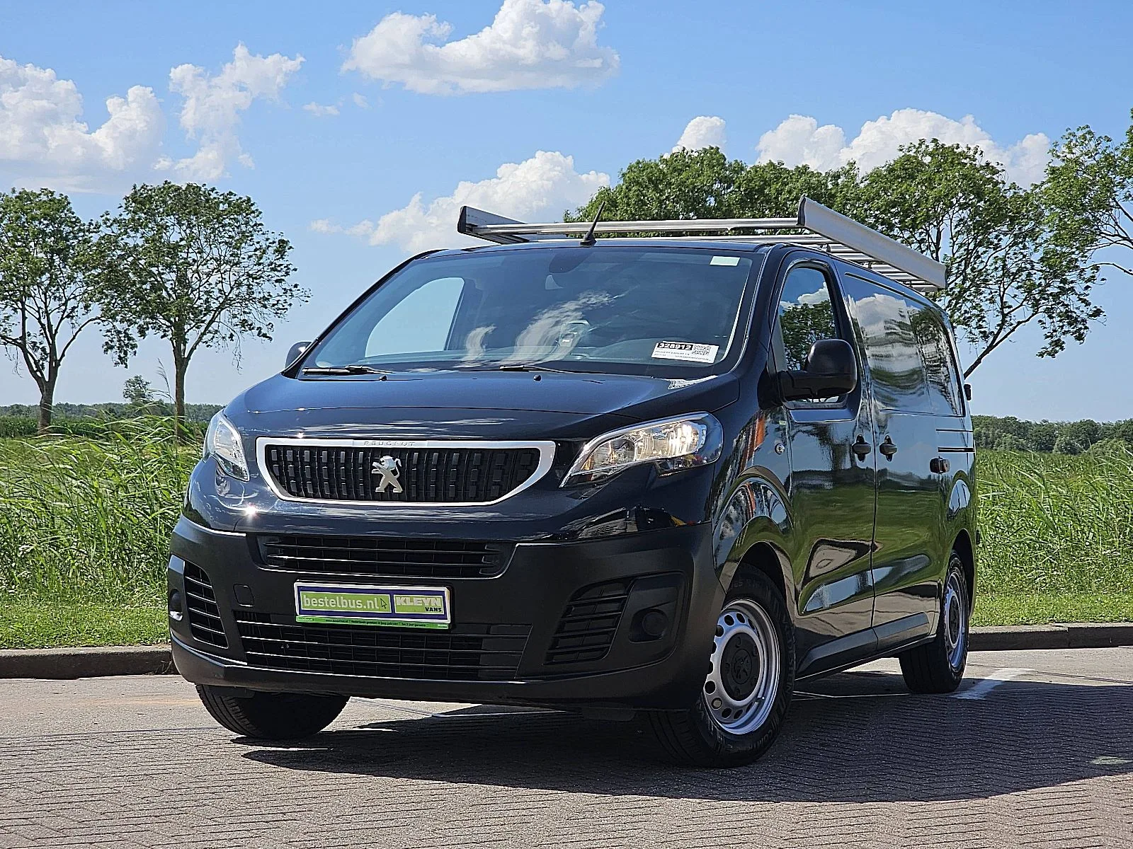Peugeot Expert (2017) — foto 1