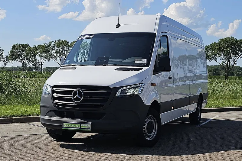 Mercedes-Benz Sprinter (2024)