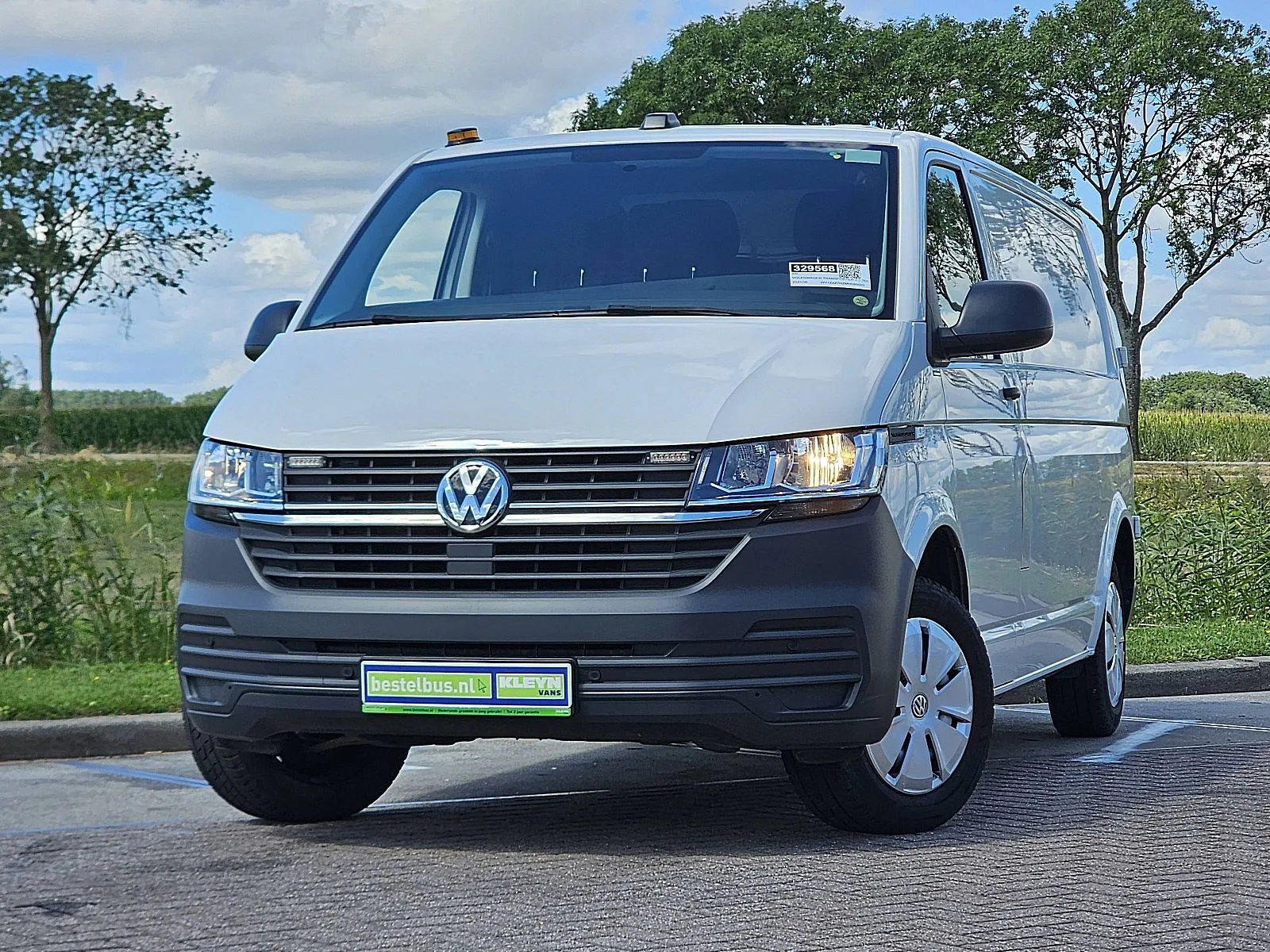 Volkswagen Transporter (2021) — foto 1