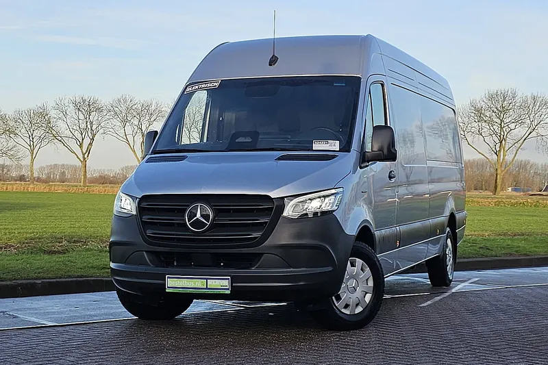 Mercedes-Benz eSprinter (2024)